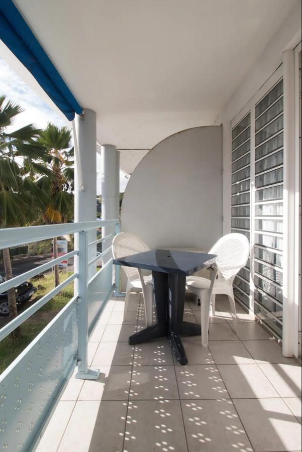 Un pied-à-terre face à la marina Apartamento Le Marin Exterior foto
