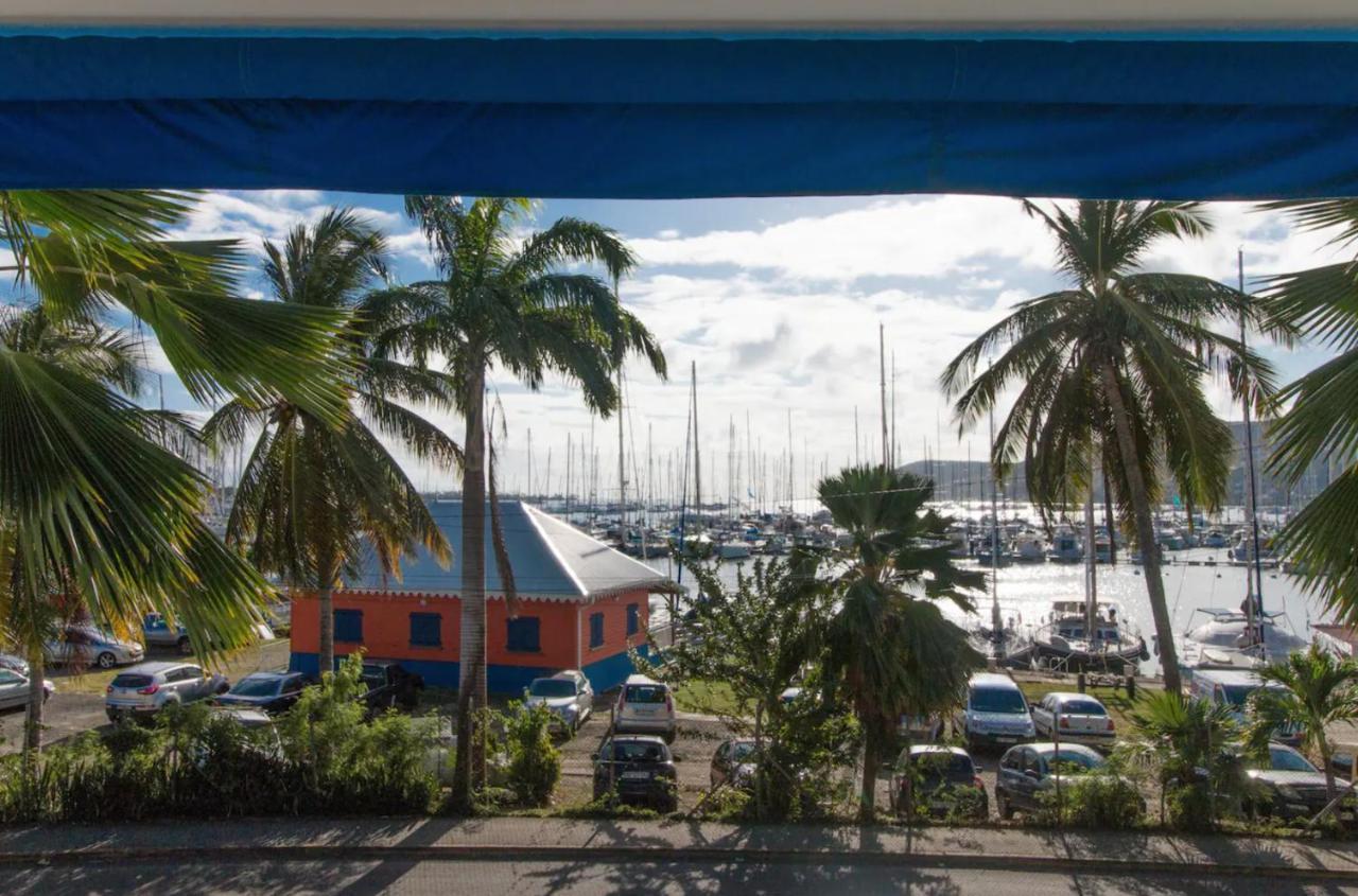 Un pied-à-terre face à la marina Apartamento Le Marin Exterior foto